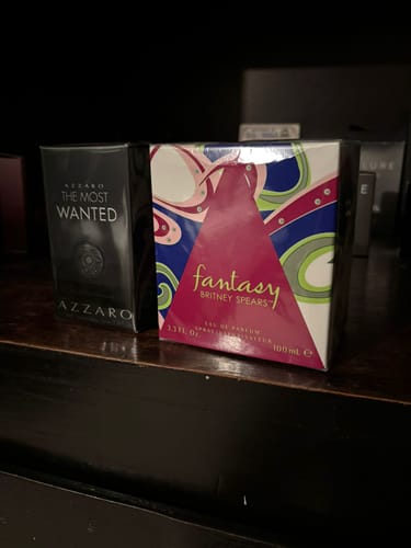 Reseña con foto de un cliente sobre Perfume Azzaro The Most Wanted Intense 100ml EDP