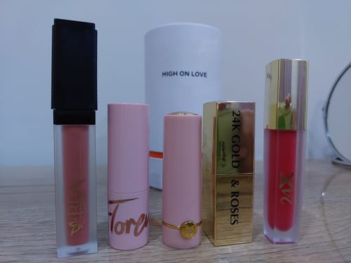 Customer photo review of Pack of 5 Lipsticks