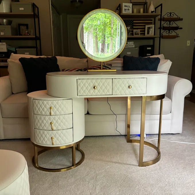 Customer photo review of Acodaiuy Vanity Desk | Makeup Vanity Desk White Vanity Table Dressing Table with Drawers Vanity Desk with Mirror & with Lights Makeup Table for Bedroom Bathroom - White