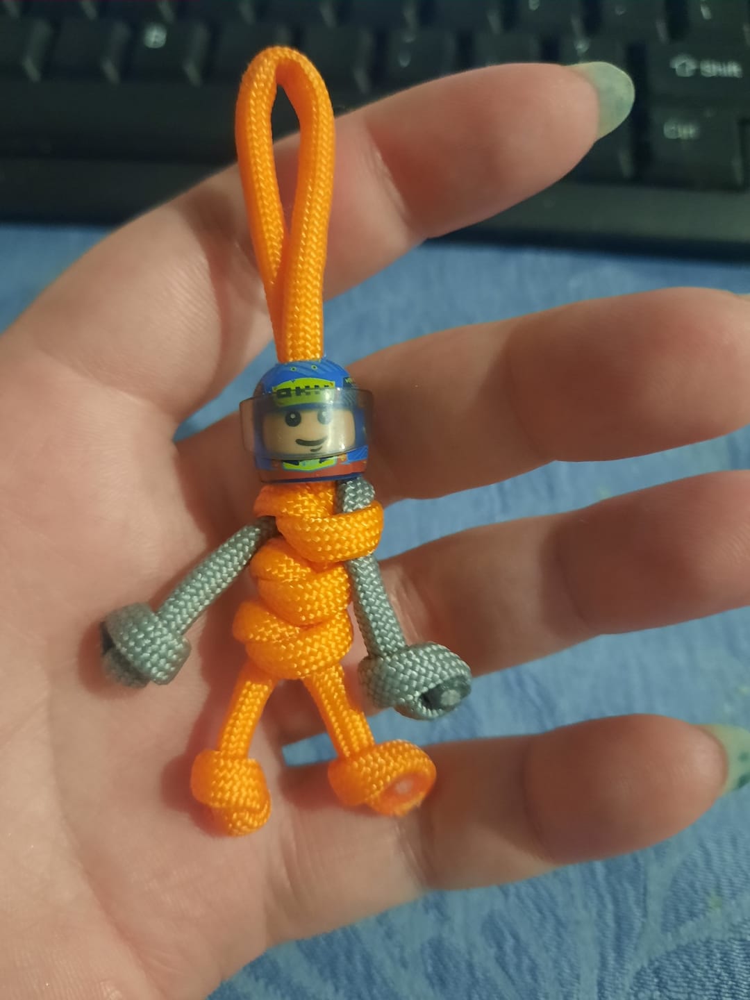 Customer photo review of Limited Edition Oscar Piastri Racing Paracord Buddy Keychain