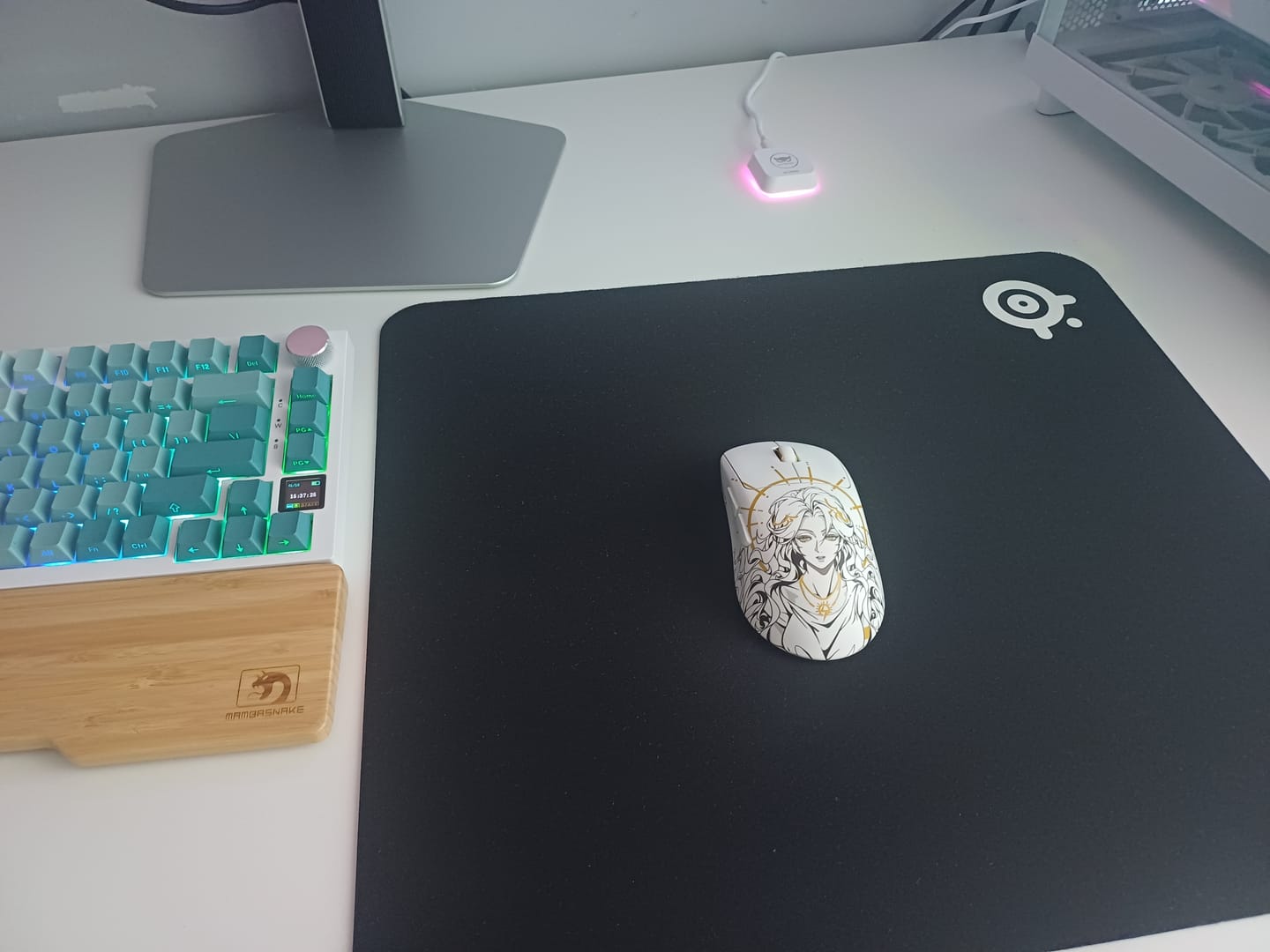 Customer photo review of Waizowl OGM Pro V2 Wireless Mouse