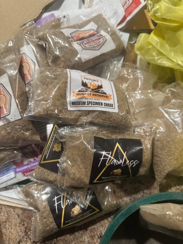 Customer photo review of Elite 'NUGGET CHASE' - Gold Panning Paydirt Concentrate