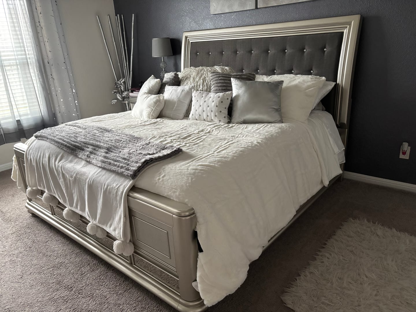Customer photo review of CYRA Long Velvet Bedding Set