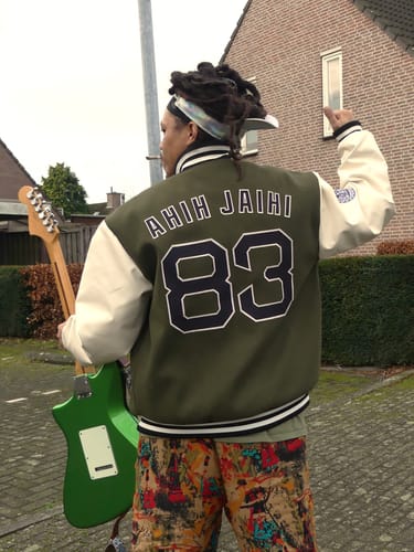 Customer photo review of Maßgeschneidertes Oliv Creme Jacke