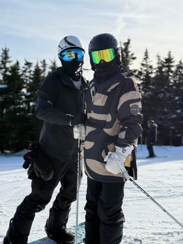 Customer photo review of Women's Green & Blue Color-Block Insulated Snow Anoraks