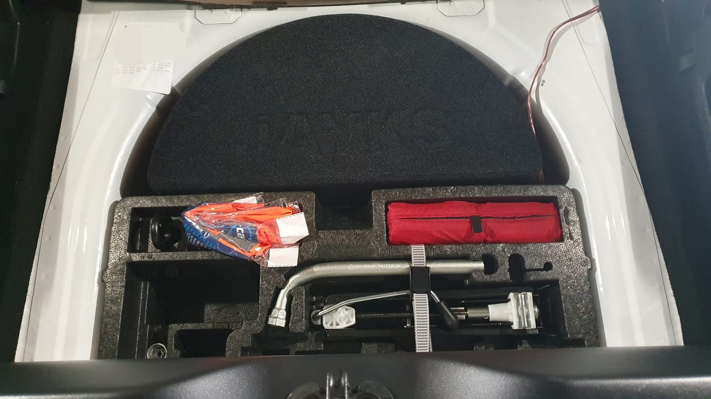 Customer photo review of SUB sX | Doppel-Woofer | 120 Watt | für Reserverad Mulde