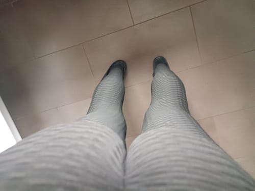 Customer photo review of Classic Anti-Cellulite Leggings (Schwarz)