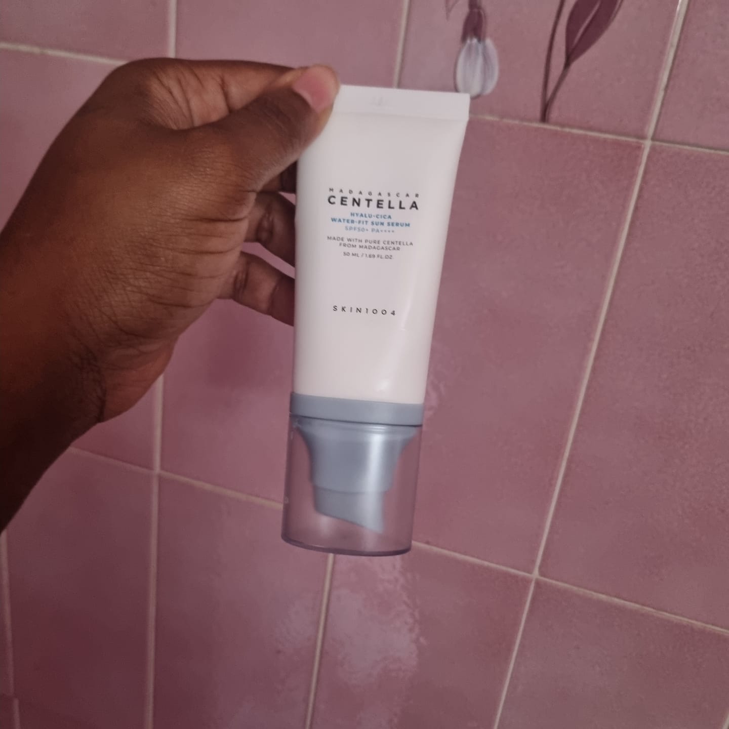 Customer photo review of Skin1004 - Protection solaire - Madagascar Centella Hyalu-Cica Water-Fit Sun Serum Twin pack