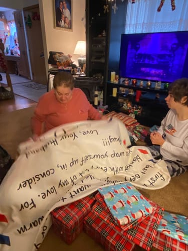 Customer photo review of Special Gift for Wife "I Can't Live Without You" Gold Heart Necklace