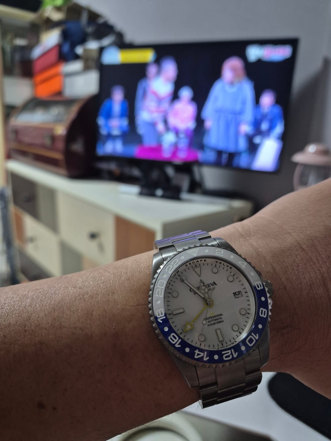 Customer photo review of Oceaneva Men's GMT TITANIUM Automatic Deep Marine Explorer 1250M White & Blue Ceramic Bezel Watch