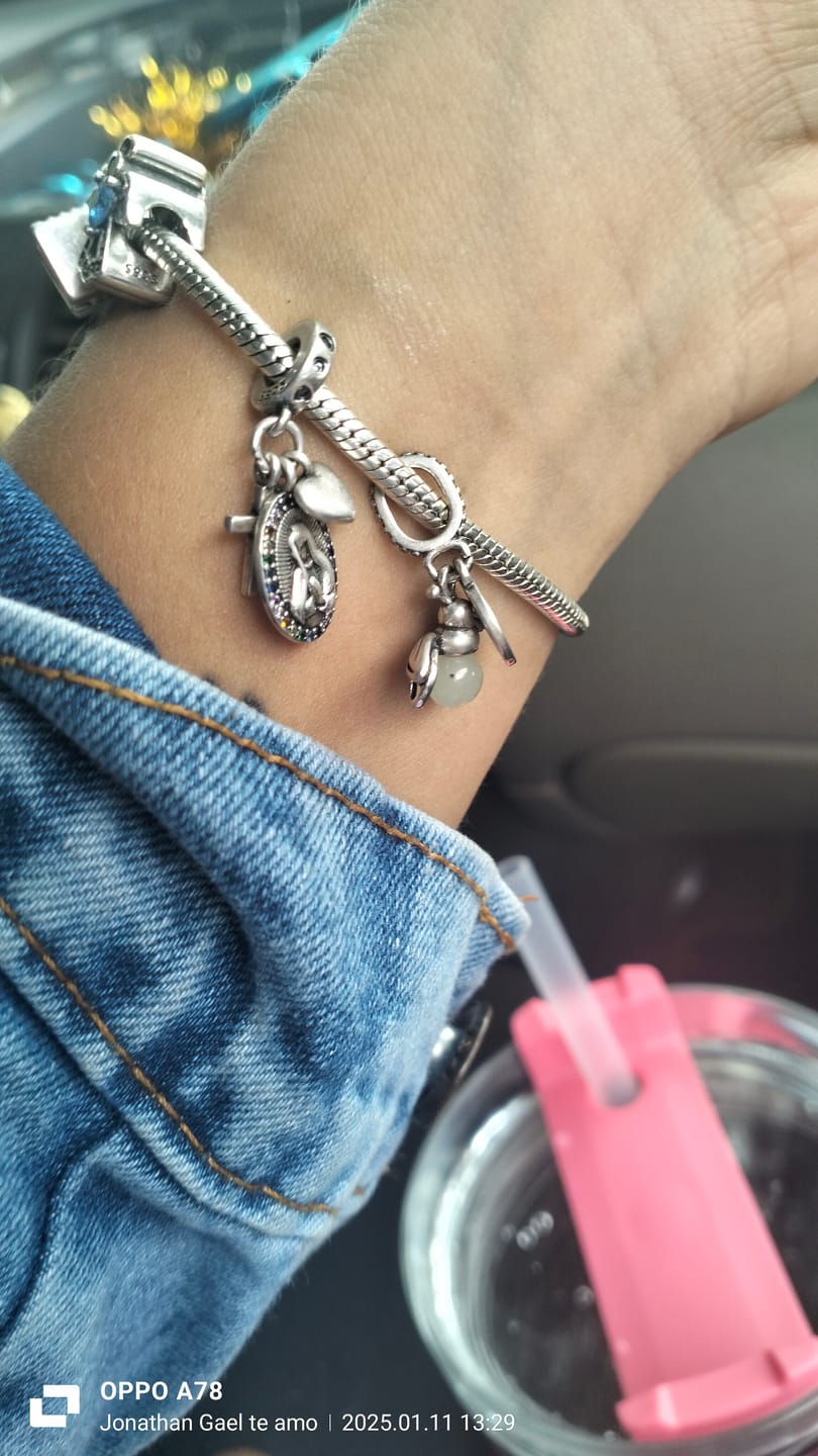 Customer photo review of Charm Luciernaga Evangeline "Iluminas Mi Vida" Fluorescente