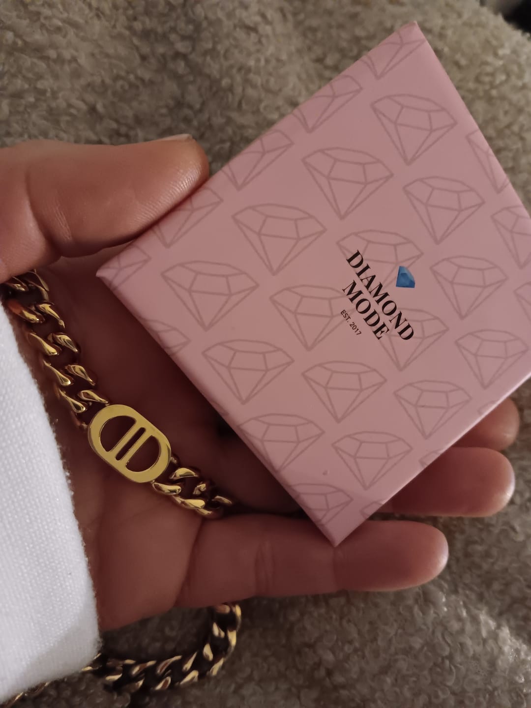 Customer photo review of Prestige Halskette | 18K vergoldet
