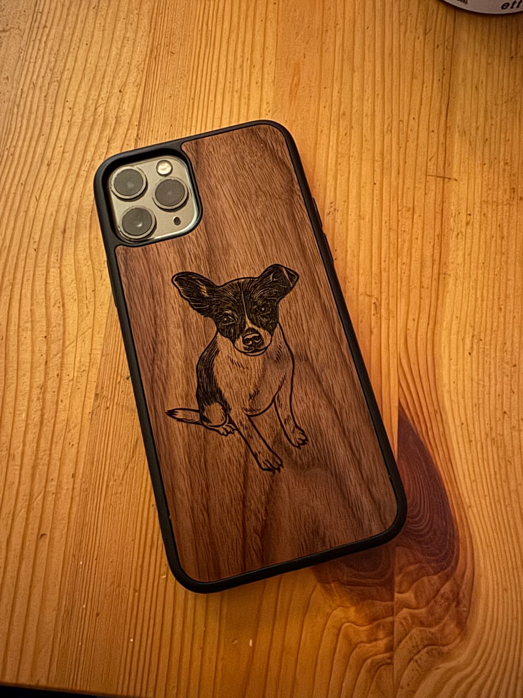 Customer photo review of Mobilskal din Hund | Valnöt