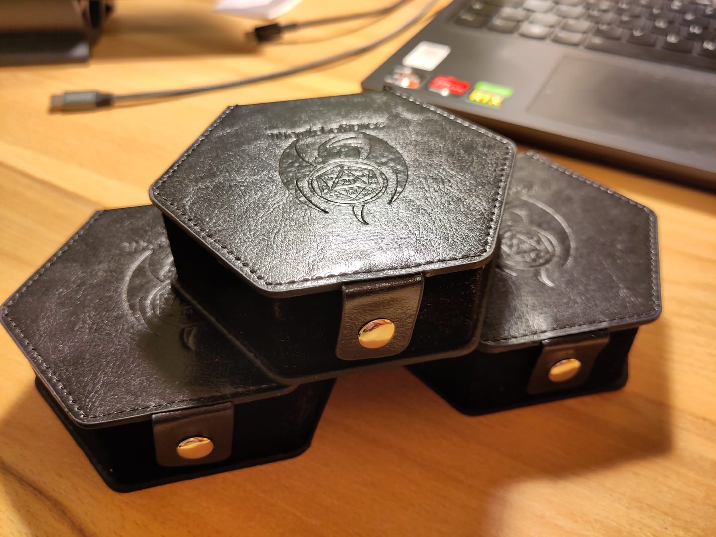 Customer photo review of Hexagon-Etui