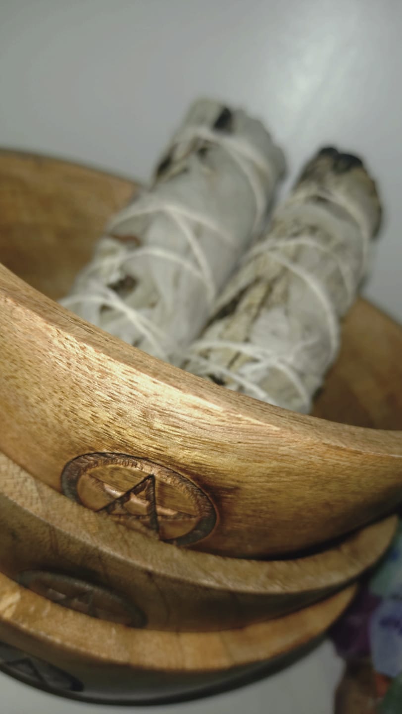 Customer photo review of Wooden Smudge and Ritual Offerings Bowl - Pentagram - 13x7cm