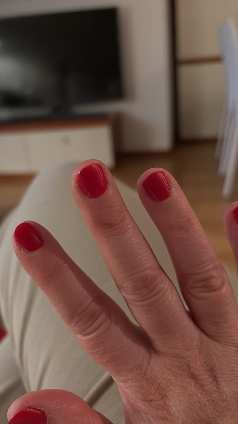 Customer photo review of Smalto Semipermanente LCI -  Rosso Chanel