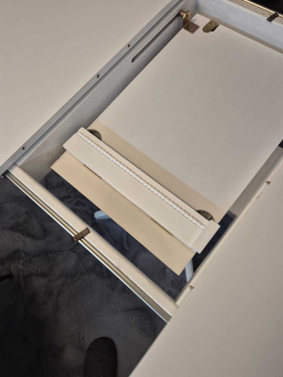 Customer photo review of Masa extensibila OLIVIA, alb, 106/141X106X76 cm