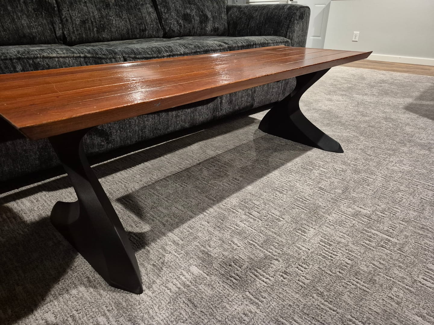 Customer photo review of Coffee Table Legs 214 Botas 16H for Live Edge Tabletop