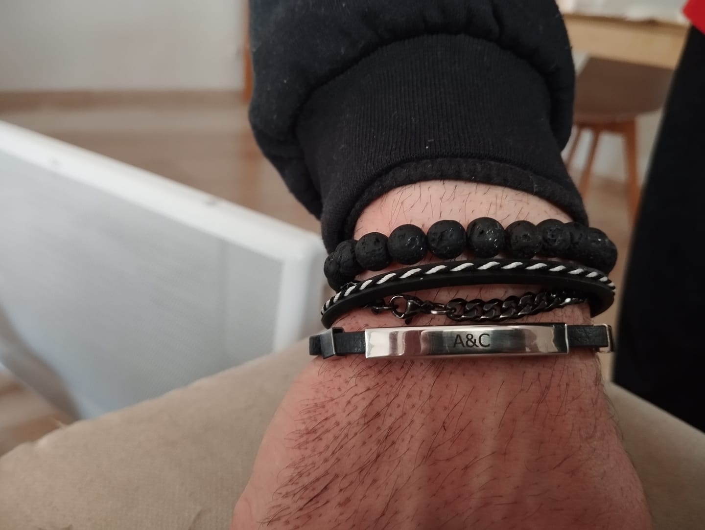 Customer photo review of Pulsera Hombre BRAVE Lord ~ Texto Personalizable