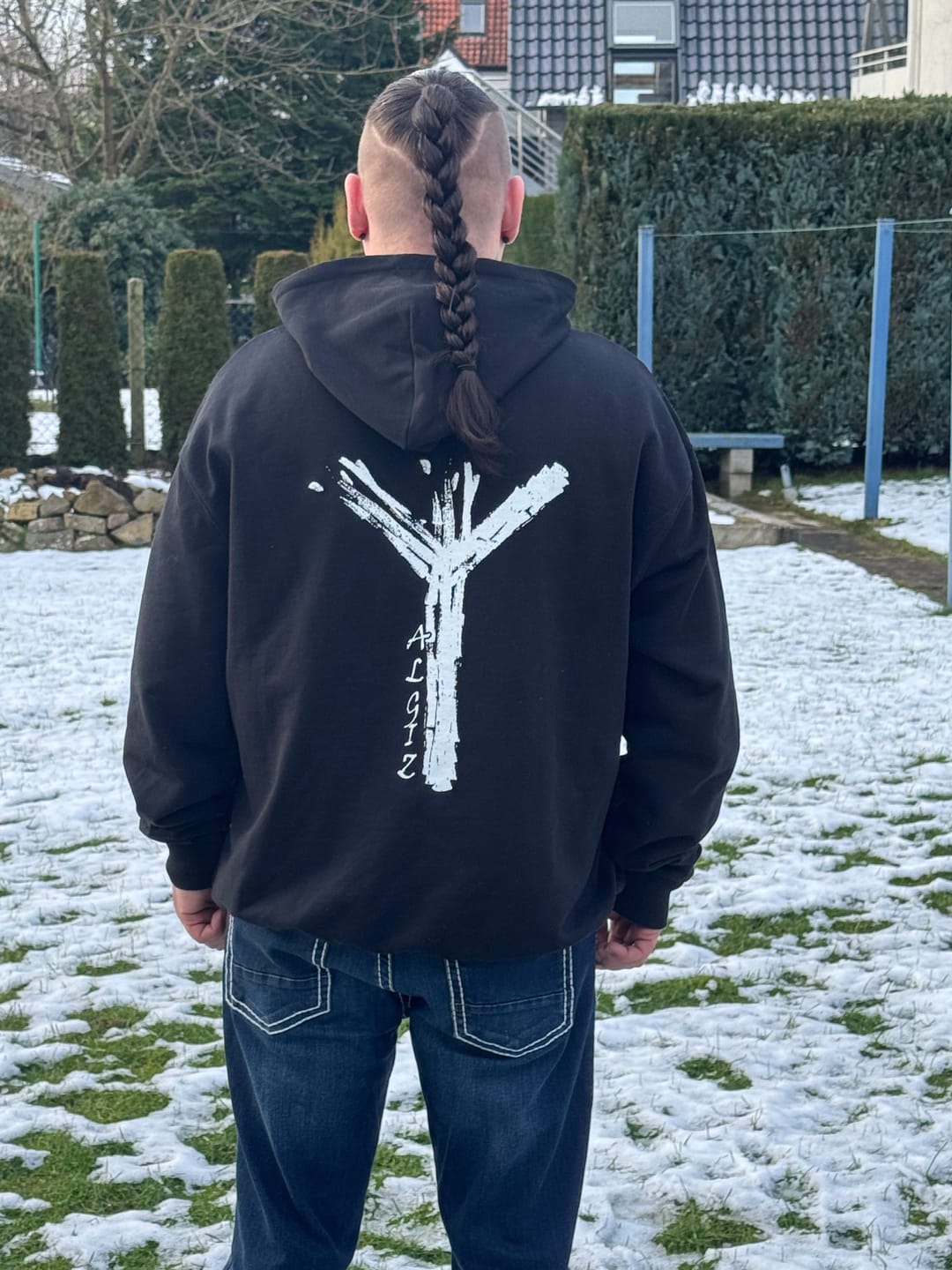 Customer photo review of Wikinger Heavy Vintage Hoodie Algiz Rune