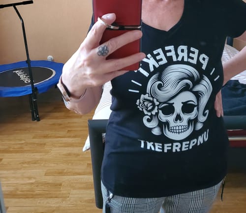 Customer photo review of Perfekt unperfekt - Damen T-Shirt V-Neck