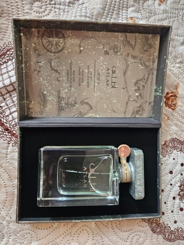 Reseña con foto de un cliente sobre Perfume Lattafa Atlas 55ml EDP