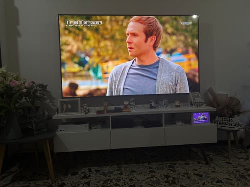 Customer photo review of Mueble para TV Londres Hasta 65'' Blanco