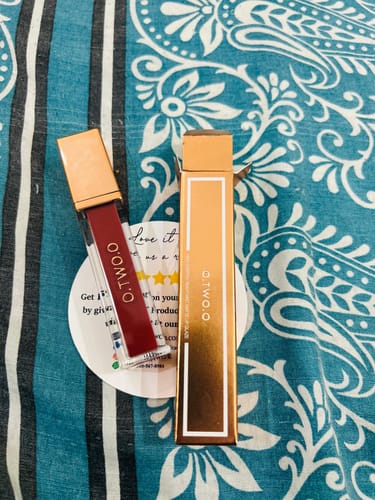 Customer photo review of O.TWO.O HIGH ENERGY HEAVY MIST MATTE LIP GLAZE