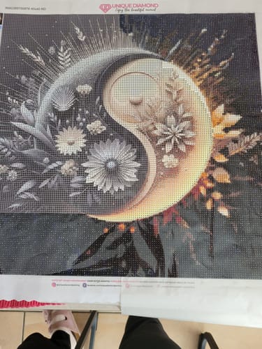 Customer photo review of 5D Diamond Painting Yin und Yang Blumen