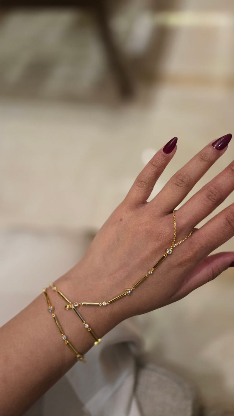 Customer photo review of Tania Hand Chain