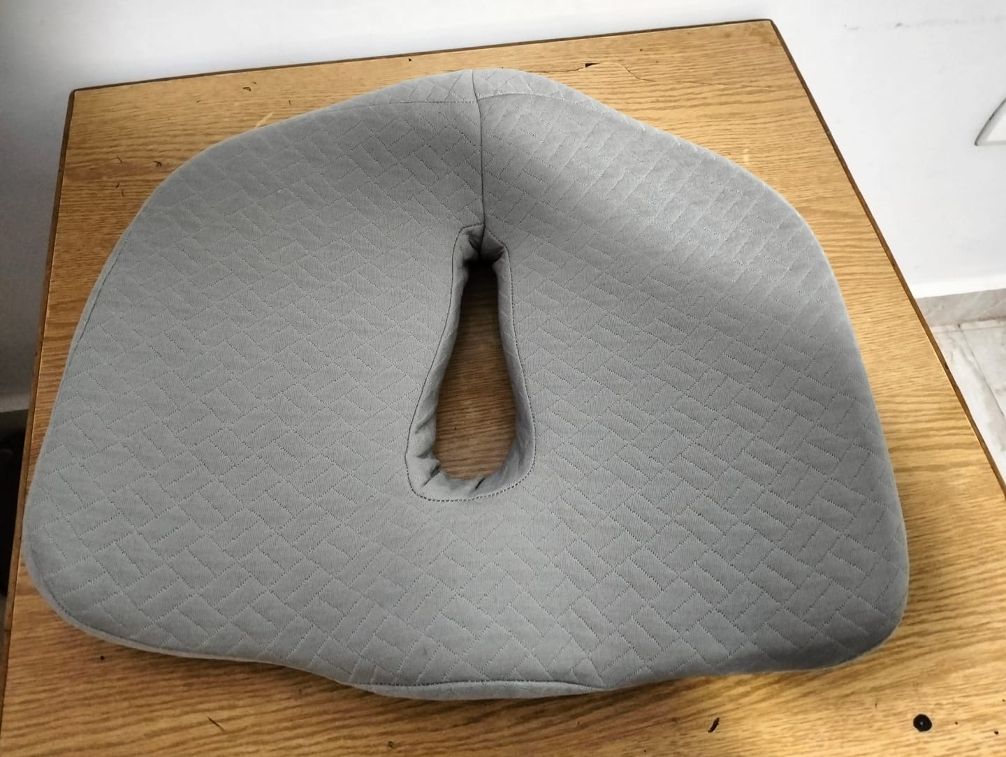 Customer photo review of Reeta- Tailbone Cushion-Suitable for Hemorrhoids Prostatitis problem & Pregnant Women