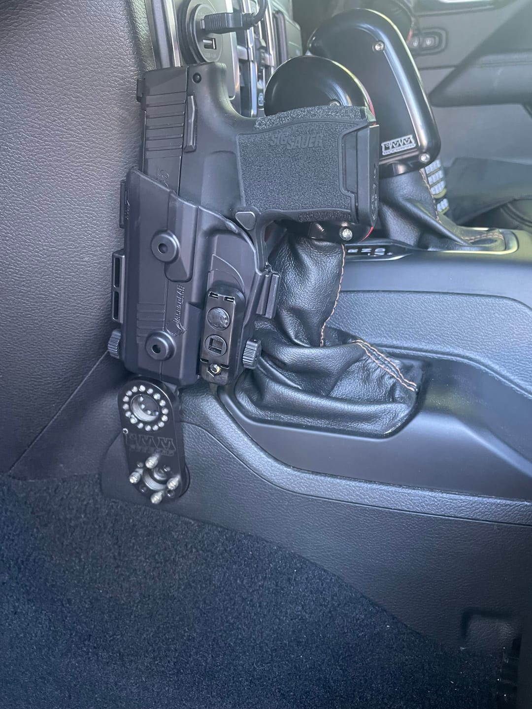 Customer photo review of JL/JLU UNIVERSAL ACCESSORY MOUNT