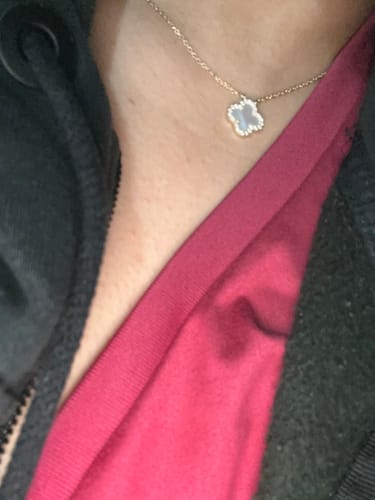 Customer photo review of Rosa flower necklace