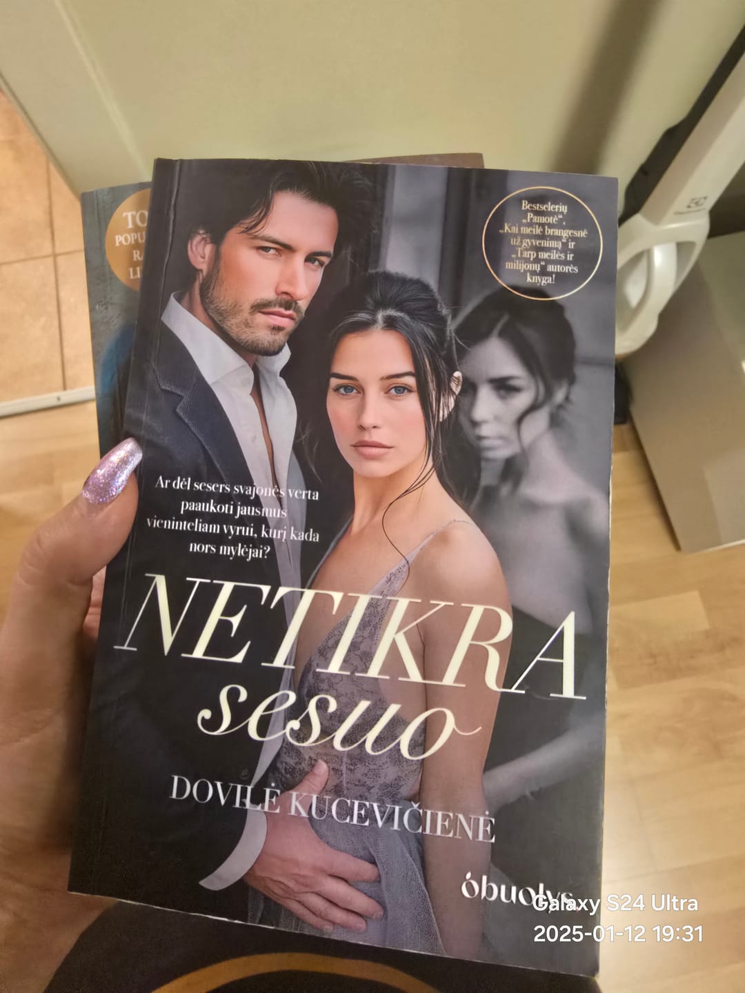 Customer photo review of Netikra sesuo: ar dėl sesers svajonės verta paaukoti jausmus vieninteliam vyrui, kurį kada nors mylėjai...