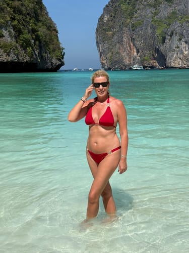 Customer photo review of Scarlet Cyclone Bottom
