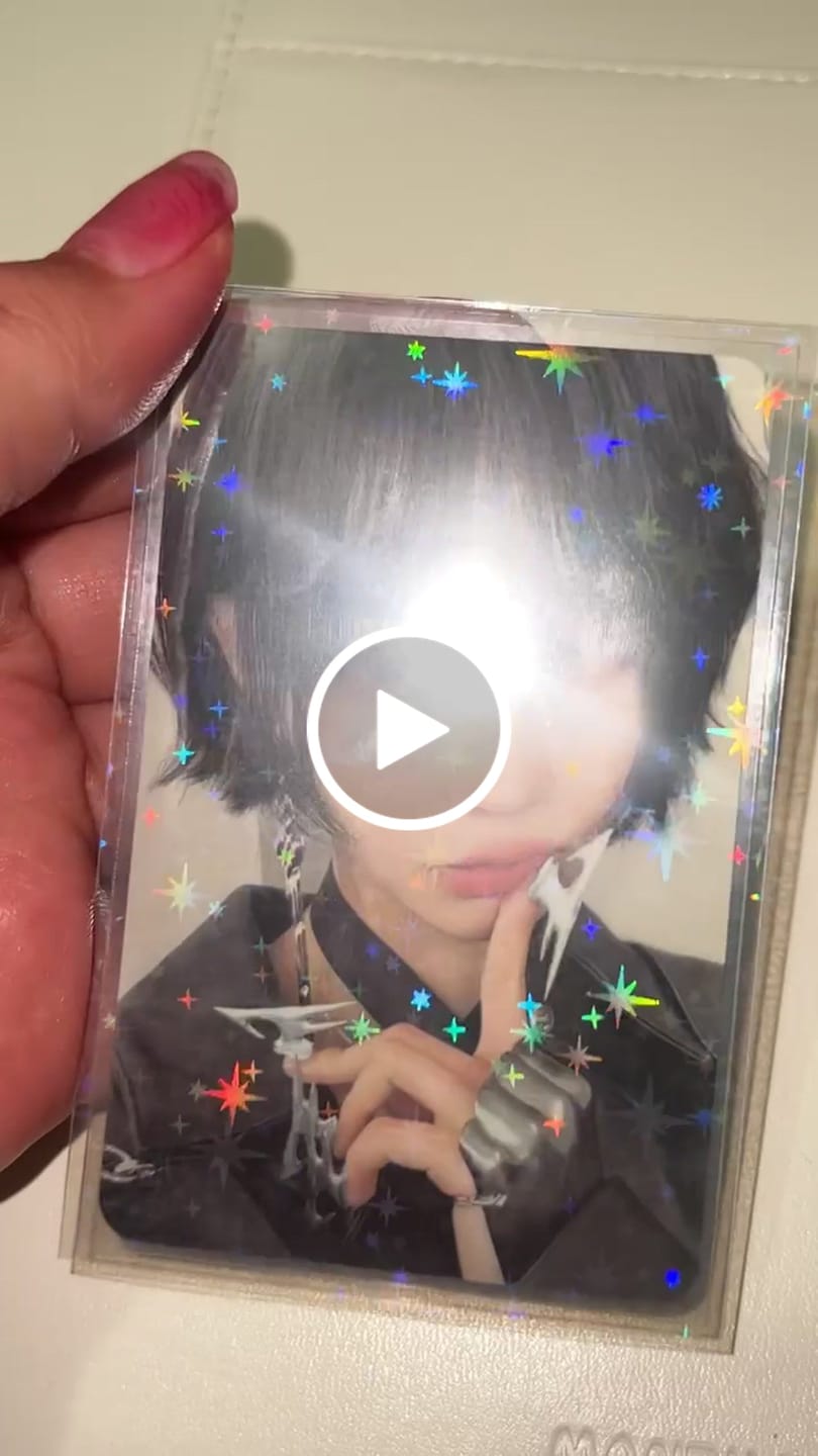 Customer video review of [LAST RESTOCK]: PREMIUM HOLOGRAPHIC PHOTOCARD SLEEVES - STAR VERSION