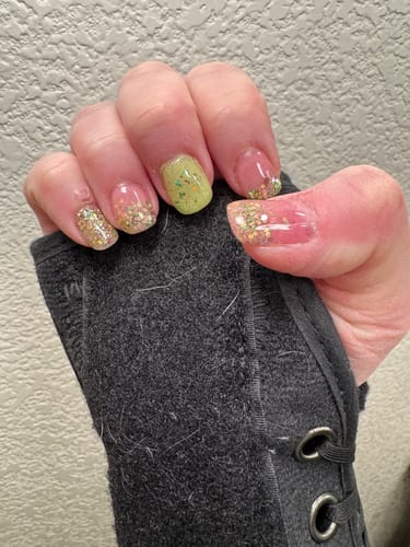 Customer photo review of D769 Thrill Green Glitter Dip Powder