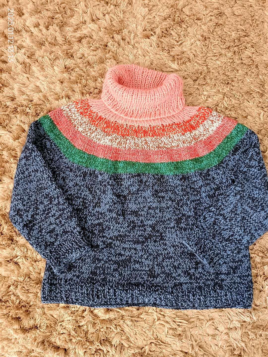 Customer photo review of Clase Sweater Arcoíris | Adulto