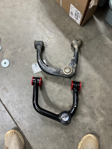 Customer photo review of For 2-4" Lift 2005-2023 6 lug Toyota Tacoma Front Upper Control Arm Suspension Lift Kit