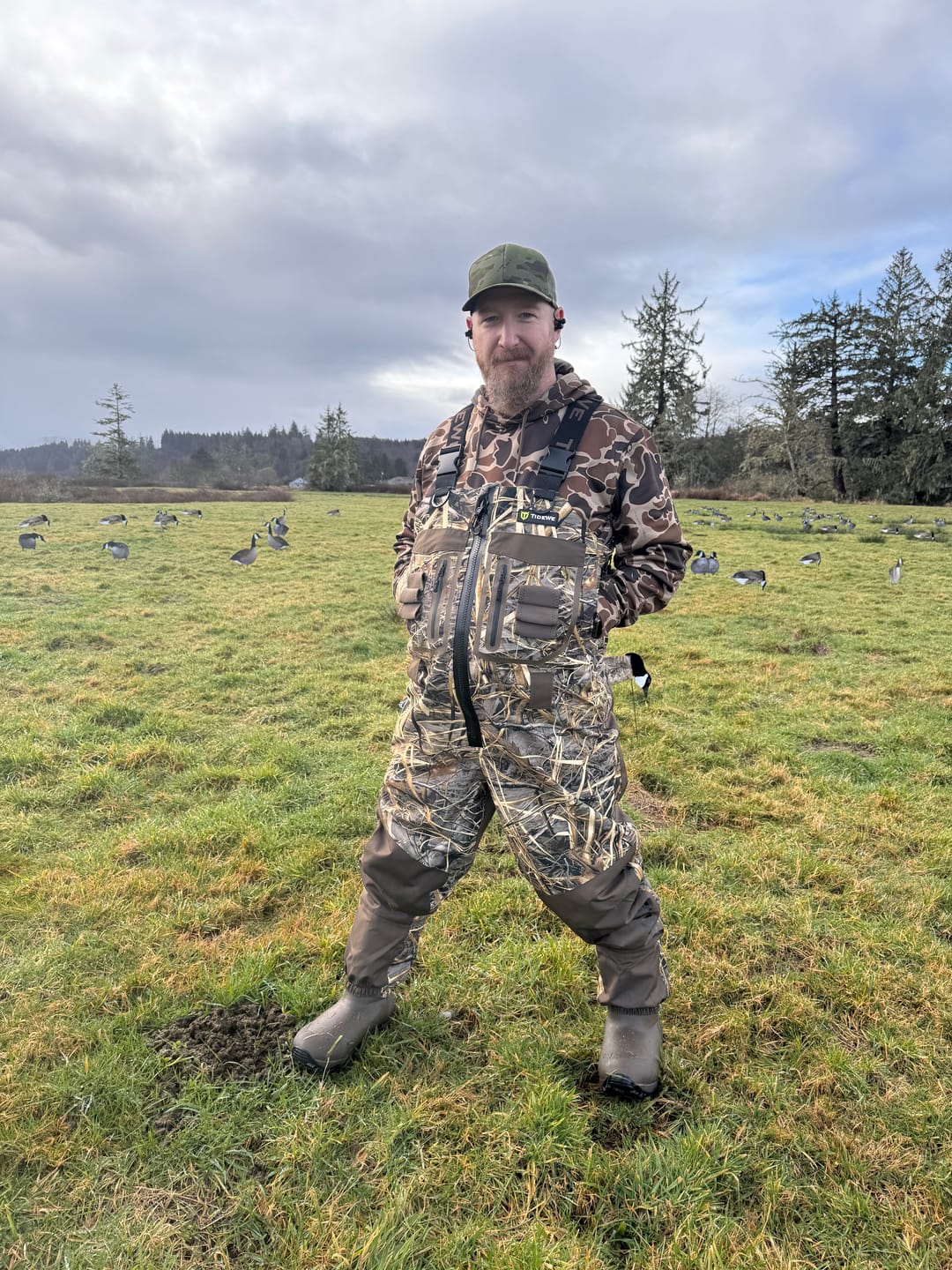 Customer photo review of DeepWade Zipped Duck Waterfowl Hunting Breathable Chest Waders
