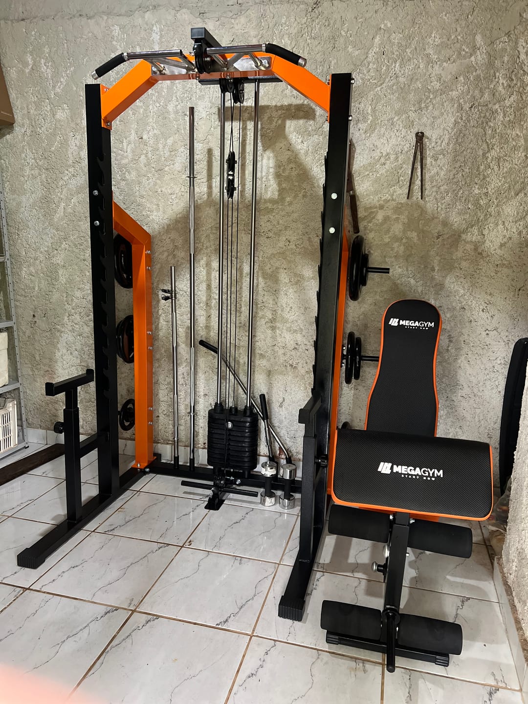 Customer photo review of Estação De Musculação Mega Rack Monocross Com Polia Móvel Flutuante 82Kg
