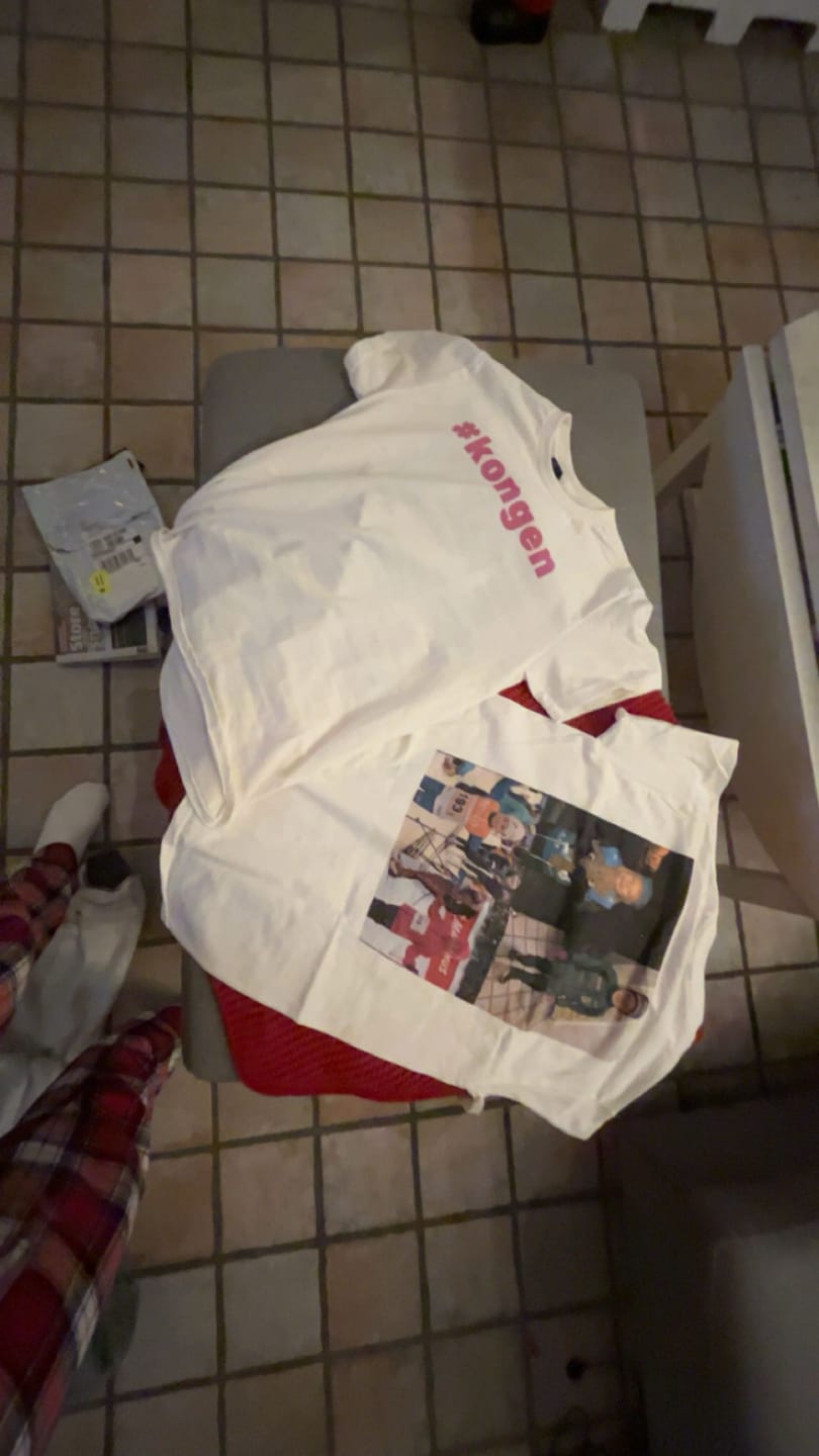 Customer photo review of LAG DIN EGEN T-SKJORTE - UNISEX  - T-SKJORTE