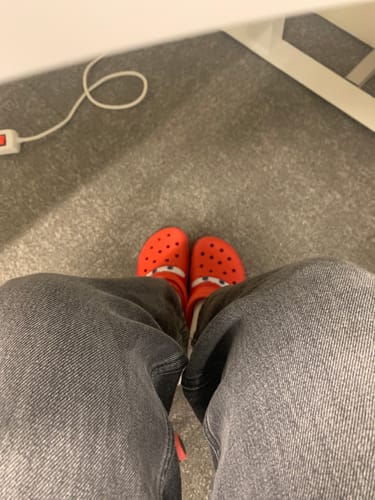 Customer photo review of HappyFlops Cozy