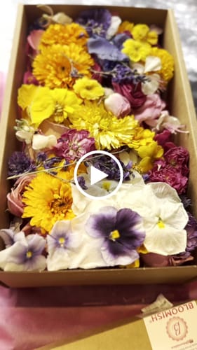 Customer video review of BESPOKE Bloomish Box - Seasonal Plan