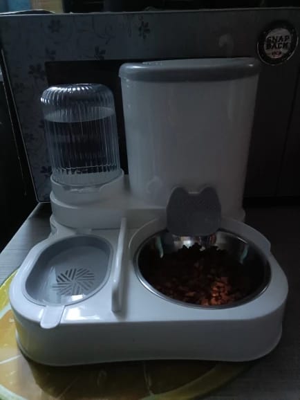 Customer photo review of Automatic Feeder and Drinker Bowl