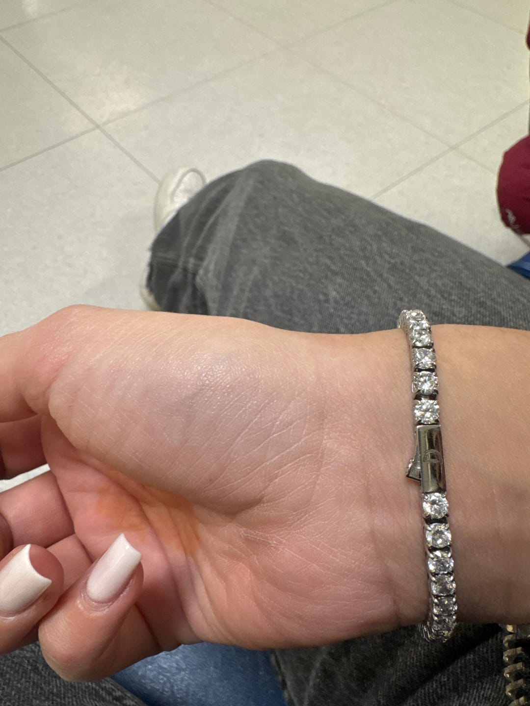 Customer photo review of TENNISBOY BRACELET. - 4MM WHITE GOLD