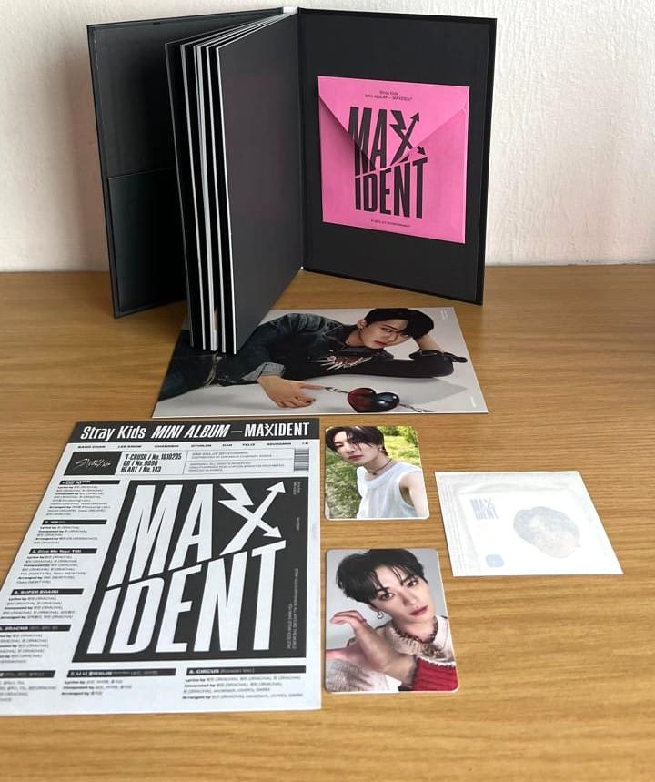 Customer photo review of STRAY KIDS - 7TH MINI ALBUM MAXIDENT STANDARD EDITION