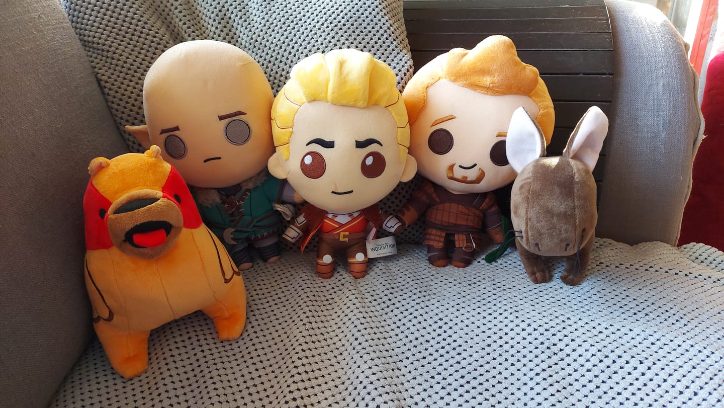 Customer photo review of Dragon Age - Mabari Plush