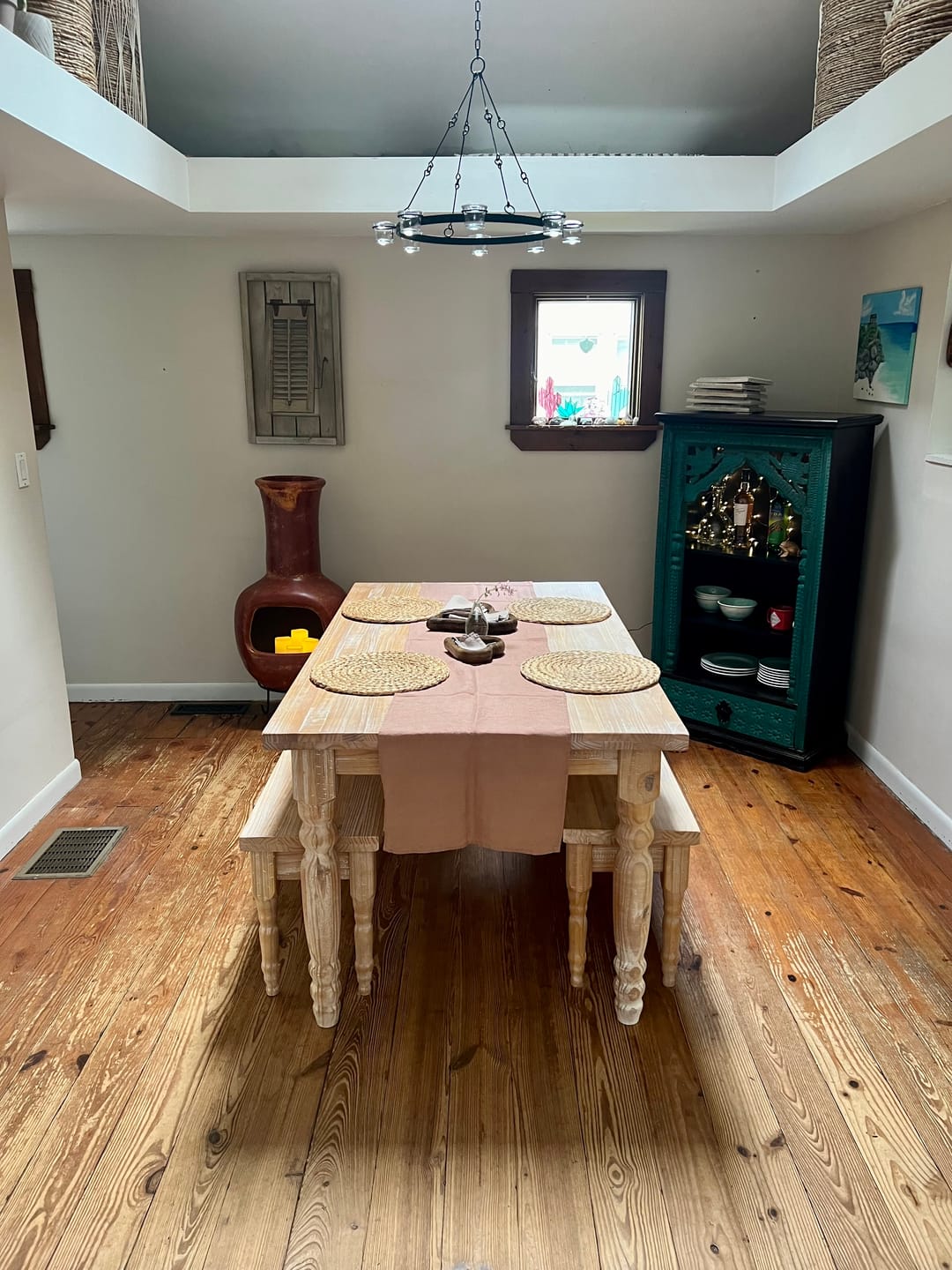 Customer photo review of Cafe Creme Linen Table Runner