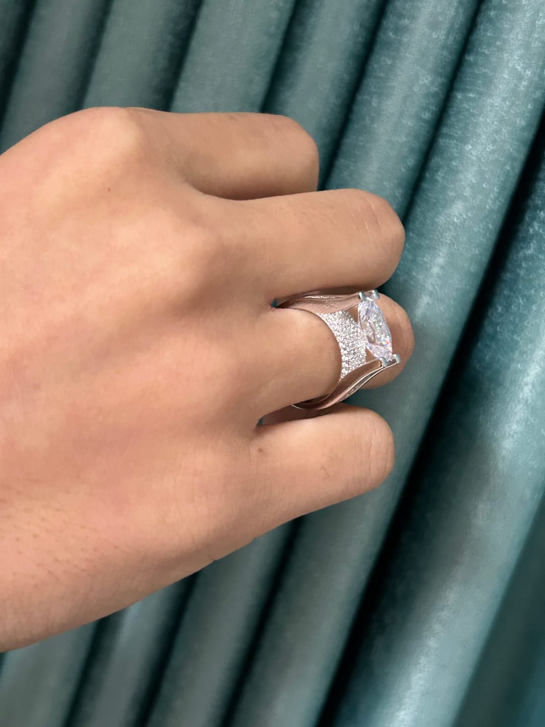 Customer photo review of Solarii New Arrived 5.0ct Oval Cut Engagement Ring